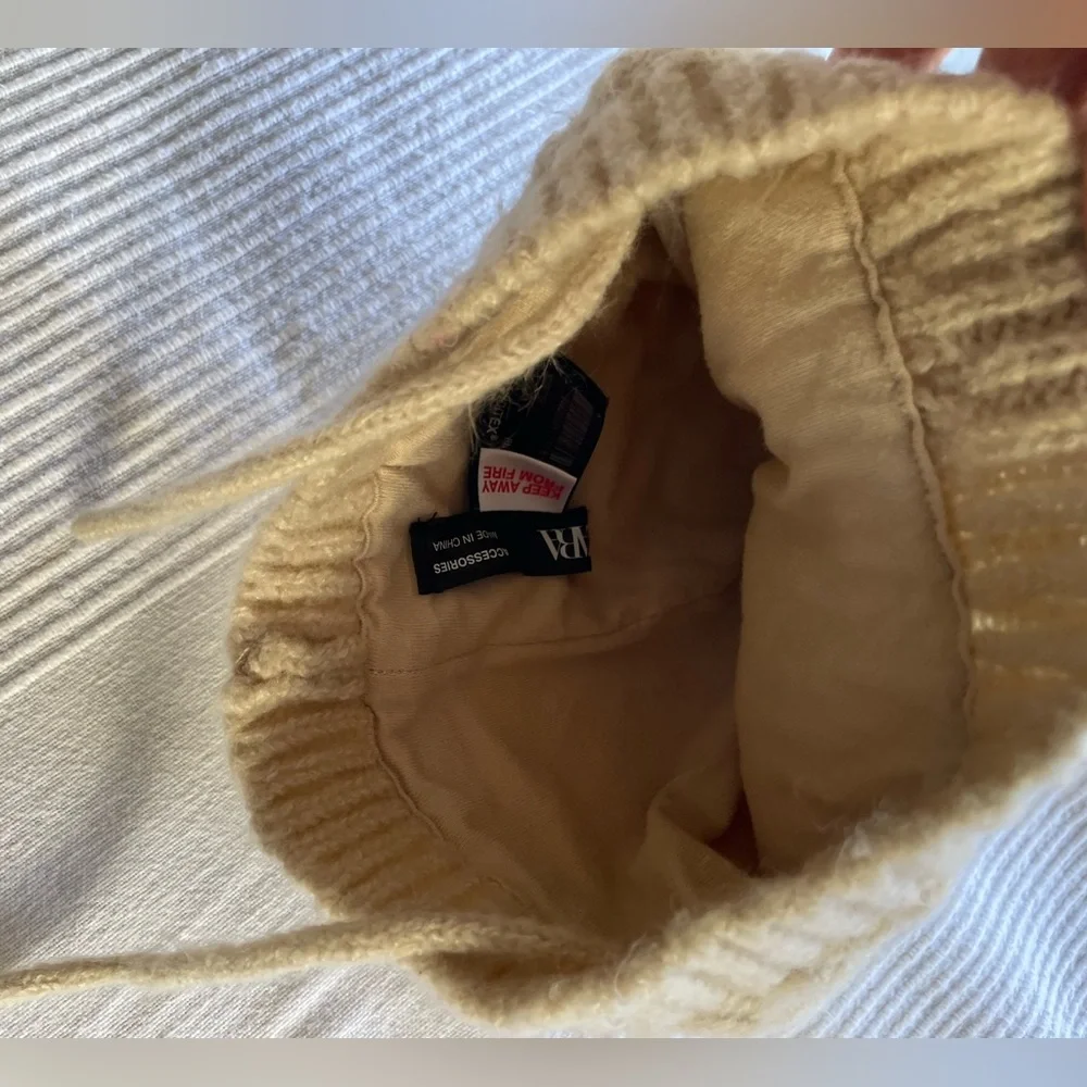 Zara kids Knit Beanie with Pom-Pom
